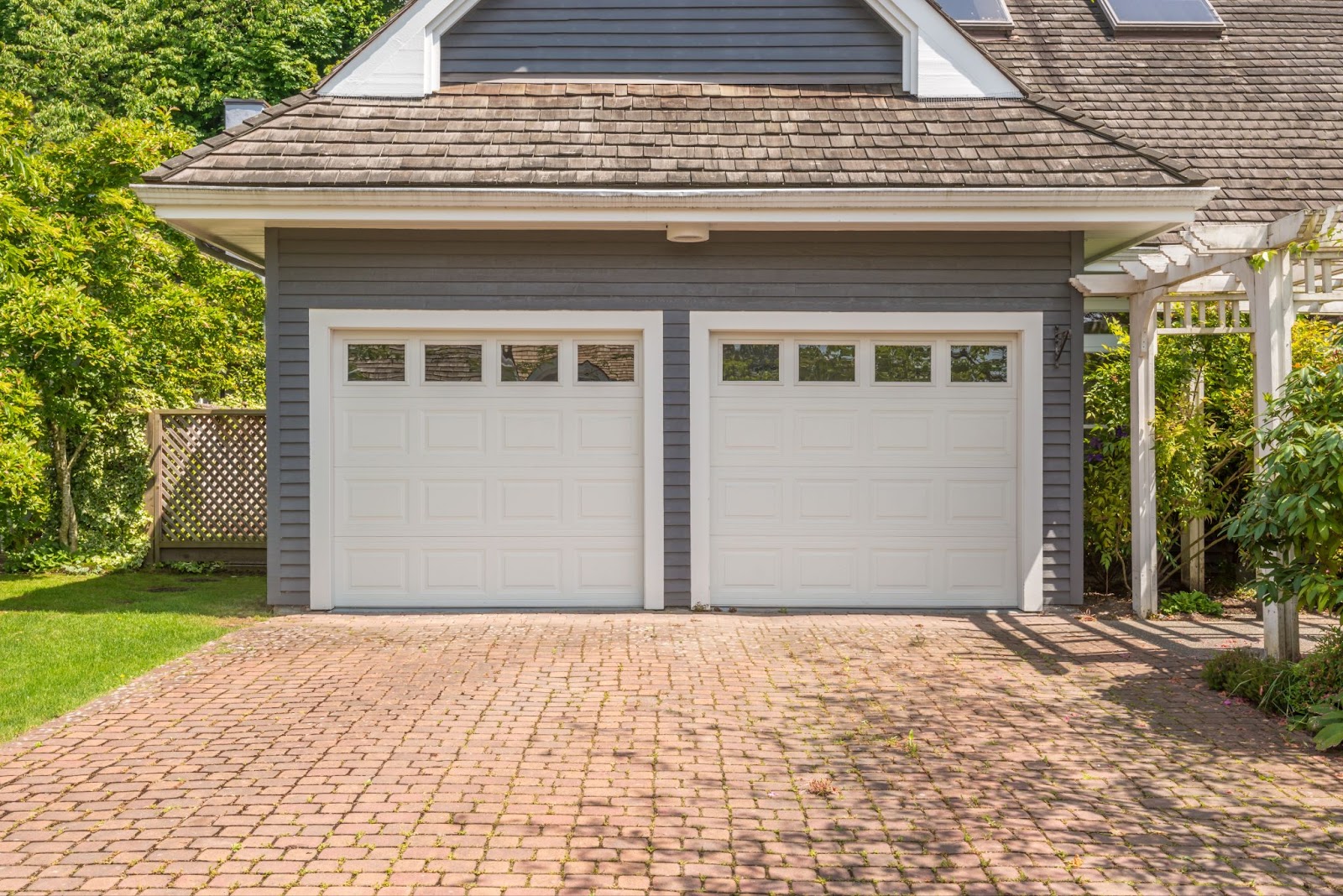 Why Investing in a New Garage Door Can Increase Your Home’s Value