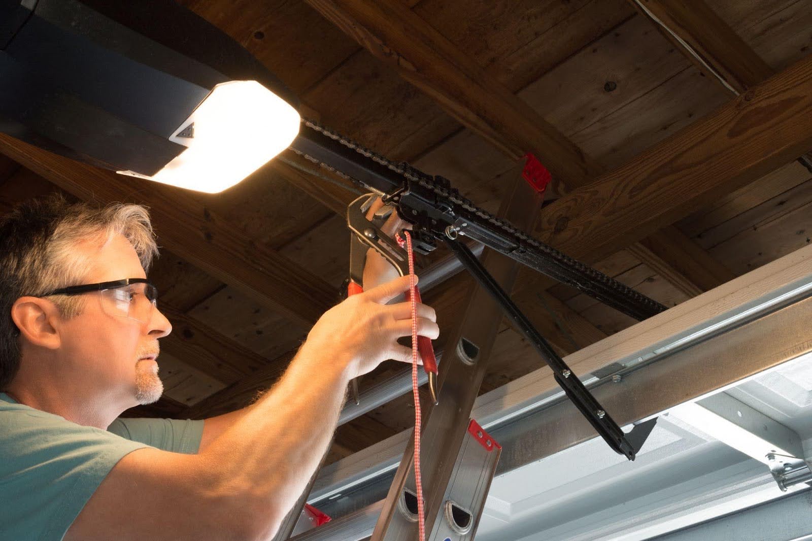 Top Tips for Maintaining Your Overhead Garage Door